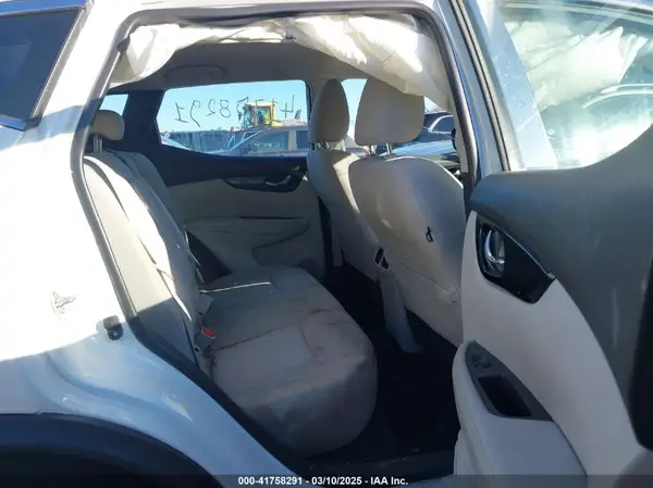 JN1BJ1CRXJW269257 2018 NISSAN ROGUE - Image 8
