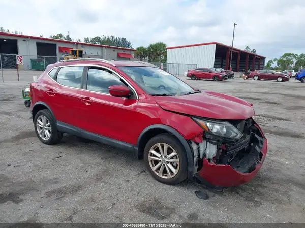 JN1BJ1CRXJW282705 2018 NISSAN ROGUE - Image 1