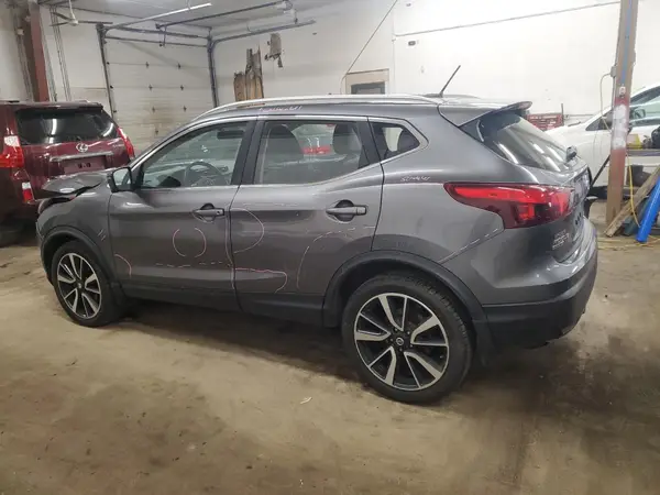 JN1BJ1CRXJW284986 2018 NISSAN ROGUE - Image 2