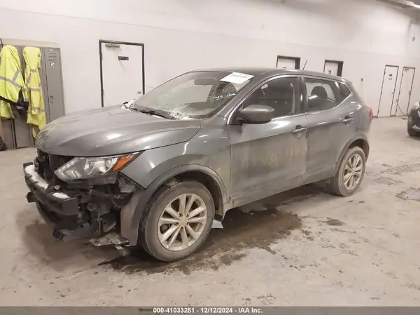 JN1BJ1CRXJW285474 2018 NISSAN ROGUE - Image 2