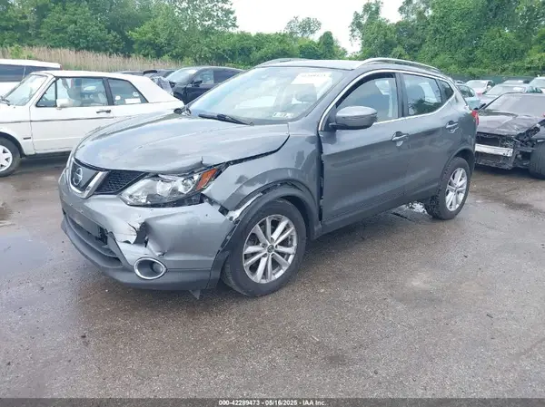 JN1BJ1CRXKW311797 2019 NISSAN ROGUE - Image 2