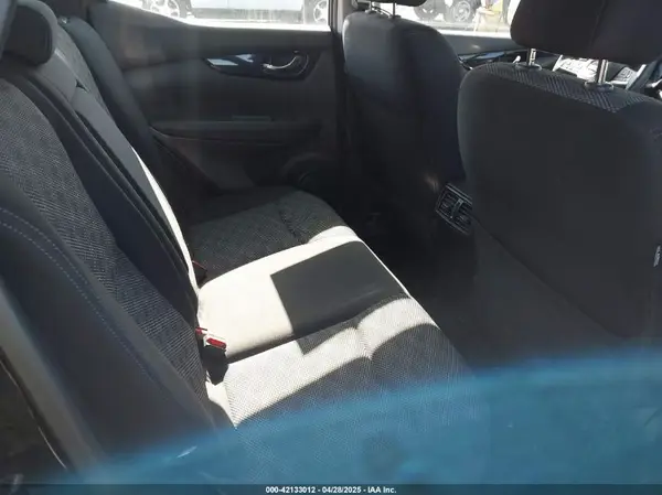 JN1BJ1CRXKW622324 2019 NISSAN ROGUE - Image 8