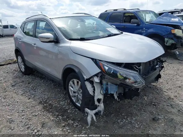 JN1BJ1CV2LW257586 2020 NISSAN ROGUE - Image 1