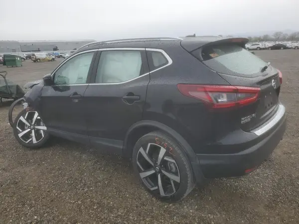 JN1BJ1CV2NW348358 2022 NISSAN ROGUE - Image 2