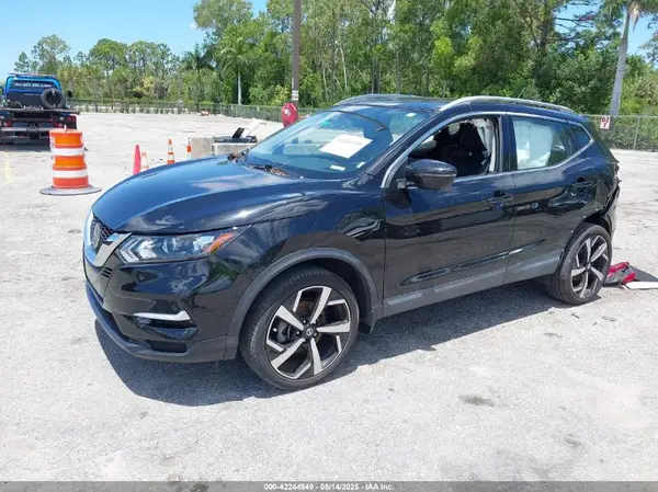 JN1BJ1CV3LW260805 2020 NISSAN ROGUE - Image 2