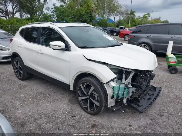 JN1BJ1CV4LW264345 2020 NISSAN ROGUE - Image 1