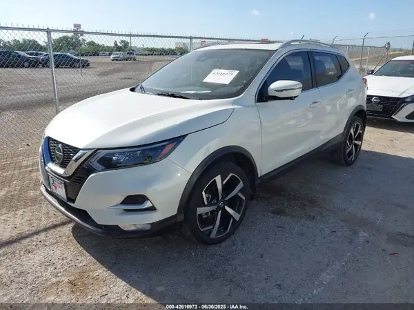 JN1BJ1CV4MW572830 2021 NISSAN ROGUE - Image 2