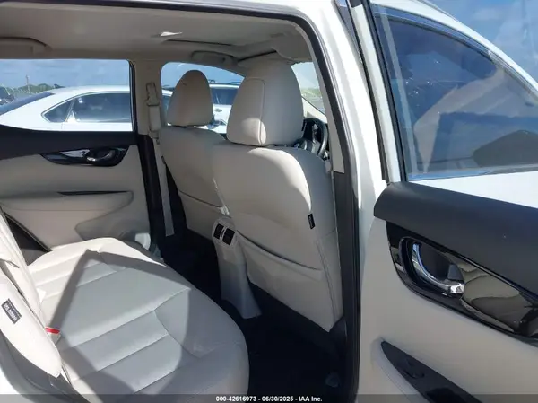 JN1BJ1CV4MW572830 2021 NISSAN ROGUE - Image 8