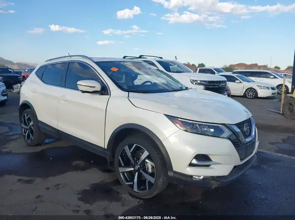 JN1BJ1CV4NW352296 2022 NISSAN ROGUE - Image 1