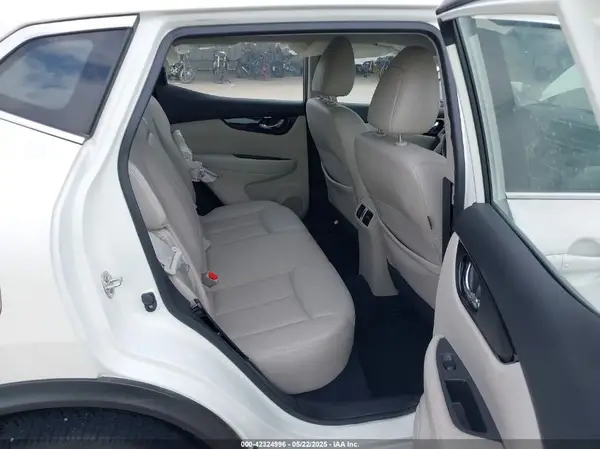 JN1BJ1CV5MW567104 2021 NISSAN ROGUE - Image 8
