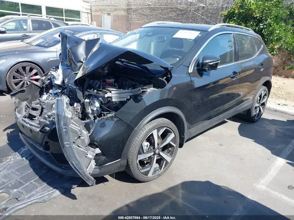 JN1BJ1CV7MW320389 2021 NISSAN ROGUE - Image 2