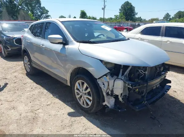 JN1BJ1CV8LW260556 2020 NISSAN ROGUE - Image 1