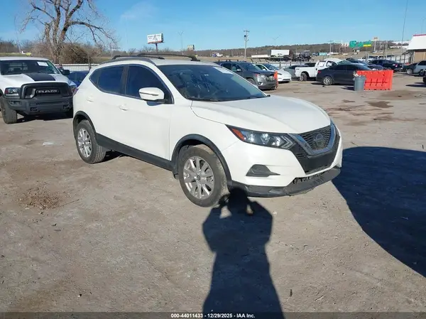 JN1BJ1CV8LW282444 2020 NISSAN ROGUE - Image 1