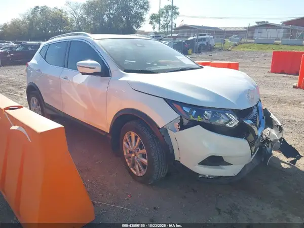 JN1BJ1CV9LW257231 2020 NISSAN ROGUE - Image 1