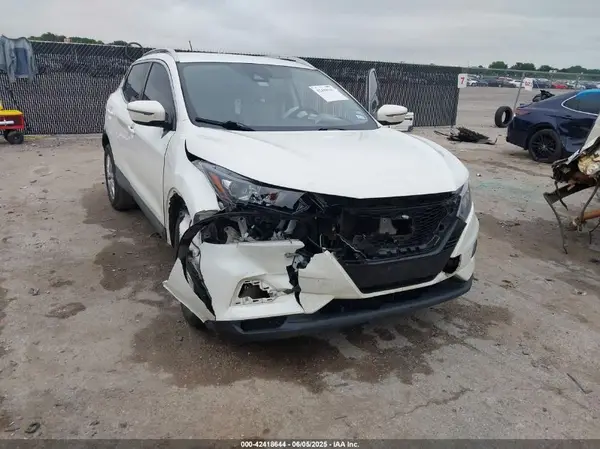 JN1BJ1CV9LW262719 2020 NISSAN ROGUE - Image 1