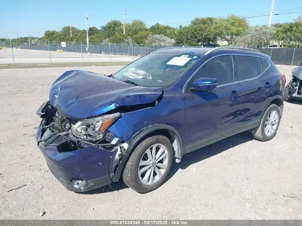 JN1BJ1CVXLW256945 2020 NISSAN ROGUE - Image 2