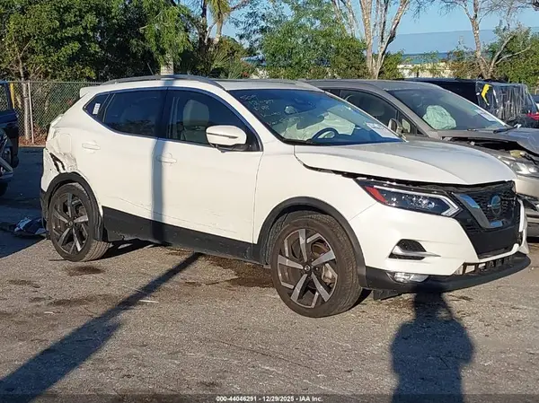 JN1BJ1CVXLW550099 2020 NISSAN ROGUE - Image 1