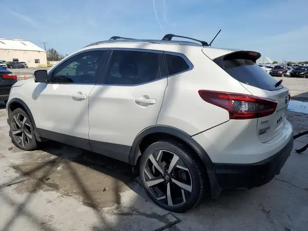 JN1BJ1CVXMW303036 2021 NISSAN ROGUE - Image 2