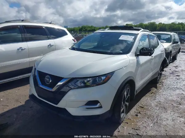 JN1BJ1CW0NW493553 2022 NISSAN ROGUE - Image 2