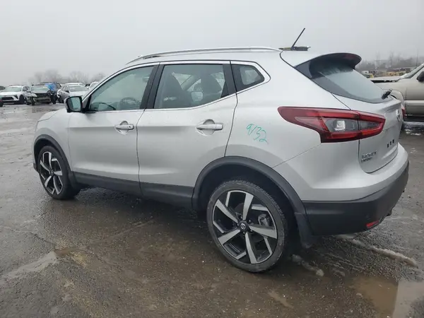 JN1BJ1CW3NW485611 2022 NISSAN ROGUE - Image 2