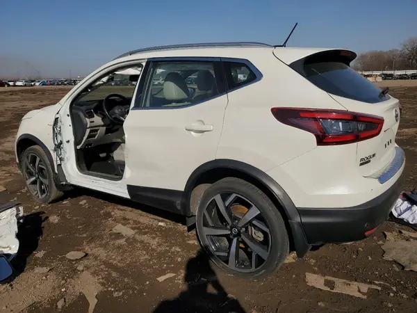 JN1BJ1CW3NW486239 2022 NISSAN ROGUE - Image 2