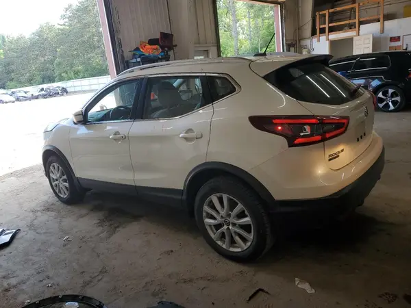 JN1BJ1CW4LW371520 2020 NISSAN ROGUE - Image 2
