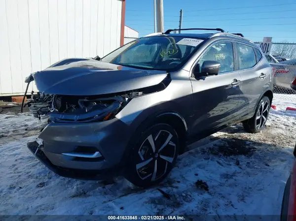 JN1BJ1CW4NW487609 2022 NISSAN ROGUE - Image 2