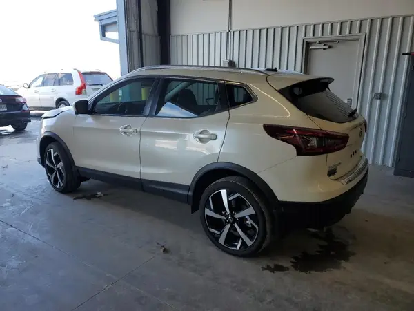 JN1BJ1CW4NW499386 2022 NISSAN ROGUE - Image 2