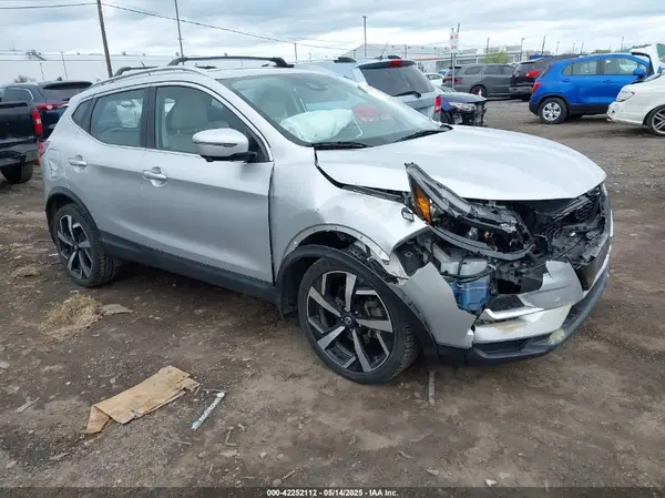 JN1BJ1CW5LW373325 2020 NISSAN ROGUE - Image 1
