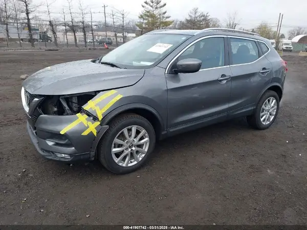 JN1BJ1CW8LW644393 2020 NISSAN ROGUE - Image 2