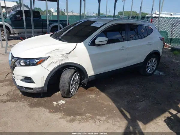 JN1BJ1CW8LW651750 2020 NISSAN ROGUE - Image 2