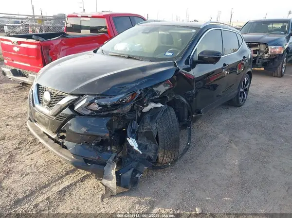 JN1BJ1CW8NW492621 2022 NISSAN ROGUE - Image 2