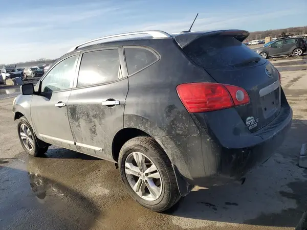 JN8AS5MT5FW157484 2018 NISSAN ROGUE - Image 2