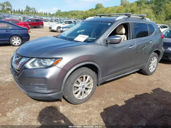 JN8AT2MT0HW130420 2017 NISSAN ROGUE - Image 2