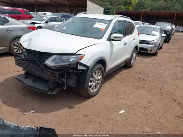 JN8AT2MT0HW134421 2017 NISSAN ROGUE - Image 2