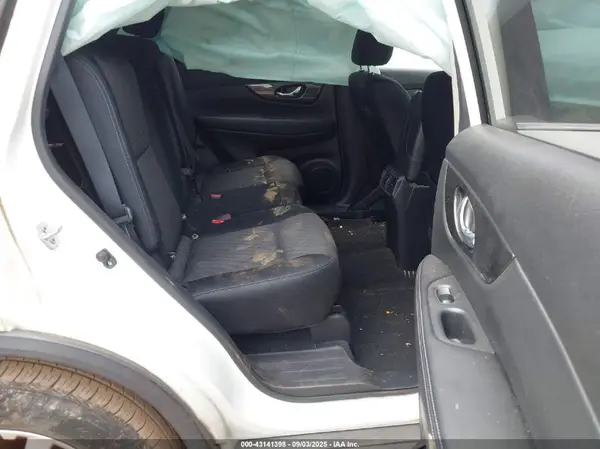 JN8AT2MT0HW134421 2017 NISSAN ROGUE - Image 8