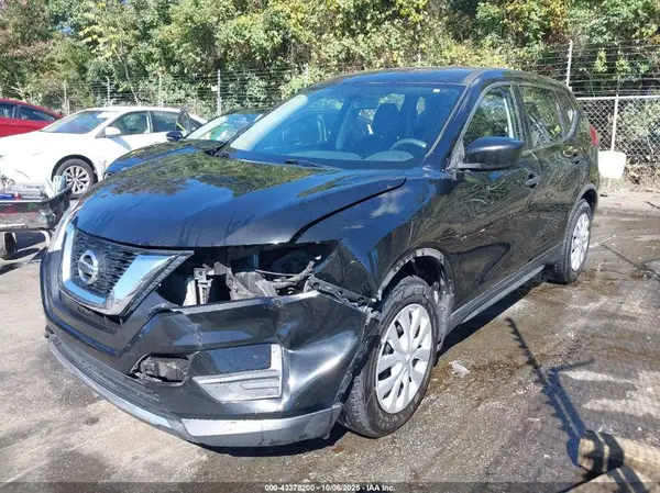 JN8AT2MT0HW134449 2017 NISSAN ROGUE - Image 2