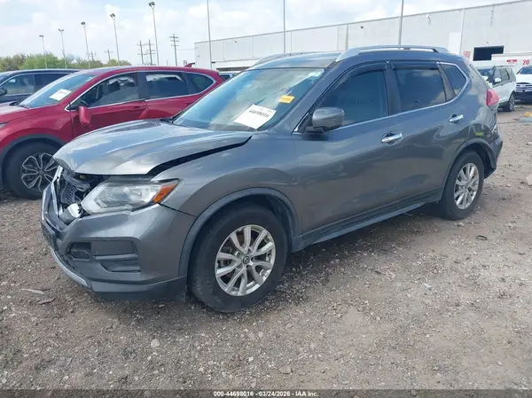 JN8AT2MT0HW135357 2017 NISSAN ROGUE - Image 2