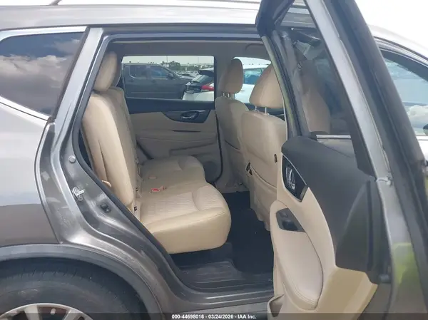JN8AT2MT0HW135357 2017 NISSAN ROGUE - Image 8