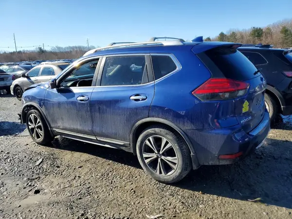 JN8AT2MT0HW136119 2017 NISSAN ROGUE - Image 2