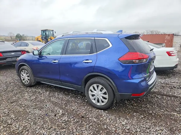 JN8AT2MT0HW138162 2017 NISSAN ROGUE - Image 2