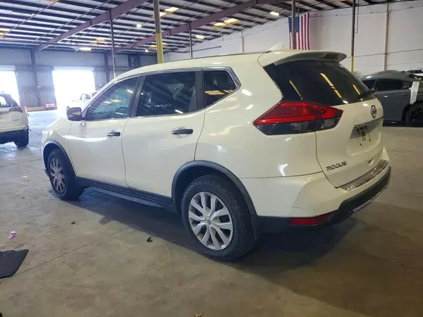 JN8AT2MT0HW139781 2017 NISSAN ROGUE - Image 2