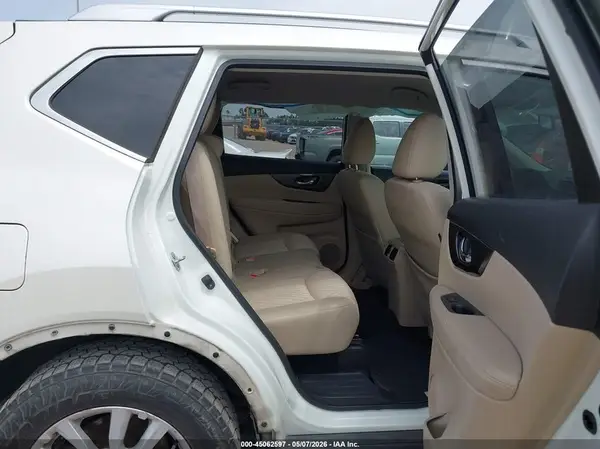 JN8AT2MT0HW141420 2017 NISSAN ROGUE - Image 8