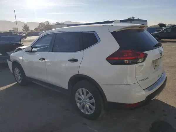 JN8AT2MT0HW142809 2017 NISSAN ROGUE - Image 2