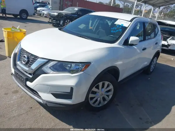 JN8AT2MT0HW143524 2017 NISSAN ROGUE - Image 2