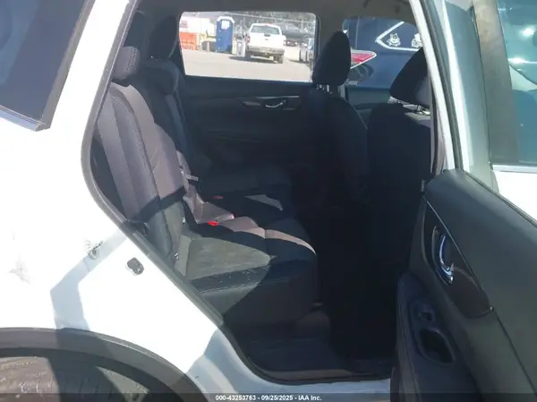 JN8AT2MT0HW143524 2017 NISSAN ROGUE - Image 8