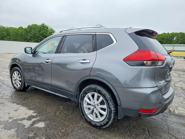 JN8AT2MT0HW144379 2017 NISSAN ROGUE - Image 2