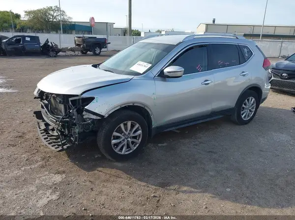 JN8AT2MT0HW145743 2017 NISSAN ROGUE - Image 2
