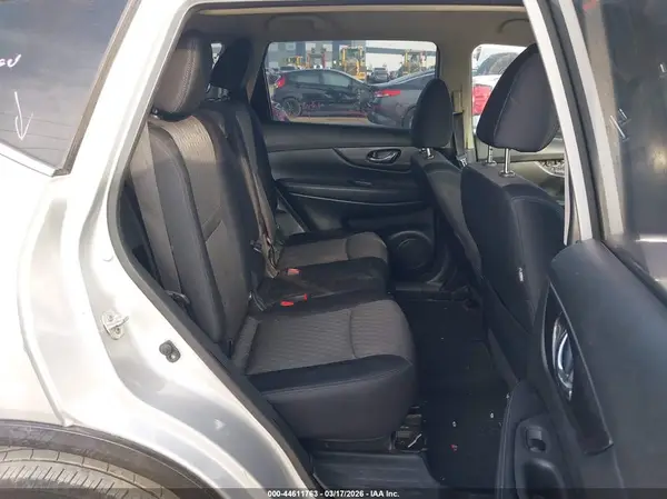 JN8AT2MT0HW145743 2017 NISSAN ROGUE - Image 8
