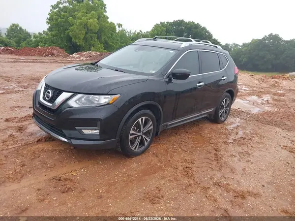 JN8AT2MT0HW146925 2017 NISSAN ROGUE - Image 2